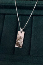 Personalized Eye's Engraved Necklace - Image 3